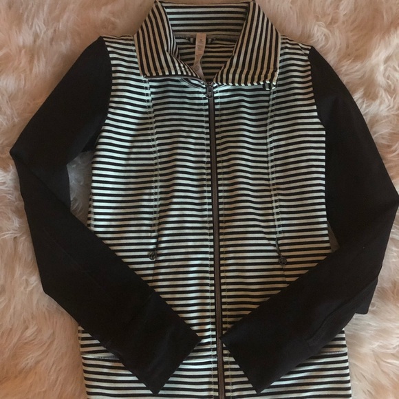 Lululemon yoga jacket - Picture 2 of 3